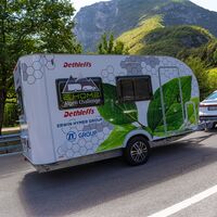 Esta es una caravana autopropulsada eléctrica, y puede ayudar a mejorar la autonomía de un coche eléctrico para perderse en ninguna parte