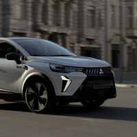 El Mitsubishi Grandis está de vuelta, pero ya no es el monovolumen que conocías: es un SUV más barato que el Renault Symbioz y se fabrica en Valladolid