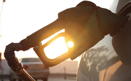 La gasolina y el gasóleo se abaratan hasta un 2,6% y llevan ya tres semanas a la baja