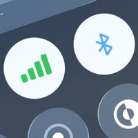 Este hacker demuestra en una conferencia sobre ciberseguridad por qué tenemos que apagar el Bluetooth de nuestro iPhone