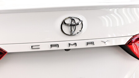 Toyota Camry 9