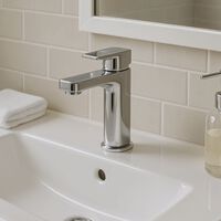 Así he puesto luces en la cocina y el baño sin hacer obras: se encienden solas y me olvido de los interruptores