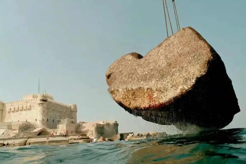 Unos arqueólogos han dado con 80 toneladas de piedras bajo el mar. Todo apunta a una de las Siete Maravillas del Mundo Antiguo