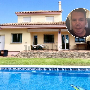 El chalet de Lucas González en la Cala de Roche baja 100.000 euros en busca de comprador