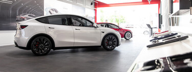 La gente está comprando más coches eléctricos de Tesla que nunca, mientras que las grandes empresas intentan deshacerse de ellos a cualquier precio