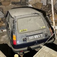 Compró un Renault 5 nuevo en 1982 con todos sus ahorros, pero nunca se atrevió a conducirlo: 44 años después ha aparecido intacto, y se ha vendido por una fortuna