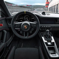 Hay un material que nació en laboratorio para tapizar los coches de carreras. Ahora se usa en moda, arquitectura y hasta esculturas