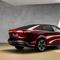 Mazda se pone las pilas con el coche eléctrico y tiene en marcha una nueva planta para que el proveedor de Tesla le fabrique baterías