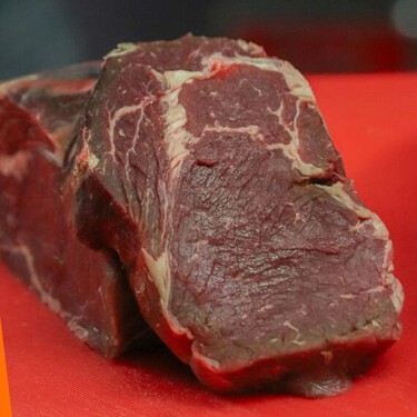 Se puede o no comer la carne visiblemente de color café (cuando está cruda): esto dice una especialista en alimentos