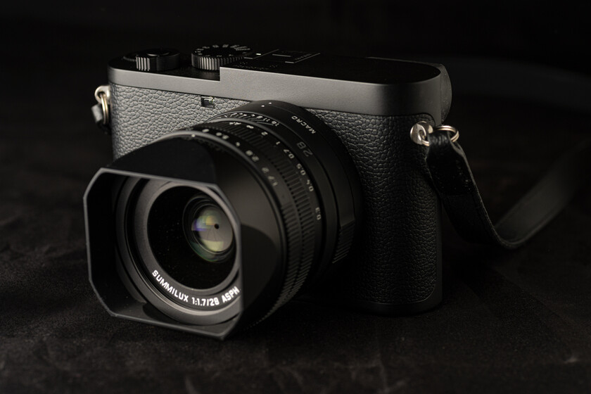 LEICA Q2 Monochrom モノクローム 付属品完備 トップカメラオンライン / 【中古】 ライカ(leica) Q2 モノクローム 19055