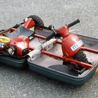 En los 80 Mazda tuvo una idea loquísima: un coche-maleta para convertir los aeropuertos en carreras de Mario Kart