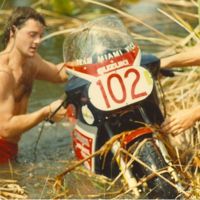 El día que una Suzuki GSX-R 1100 visitó a los cocodrilos de Palm Beach