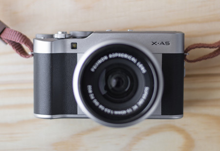 Fujifilm anuncia una actualización de firmware para las X-A5, X-A3 y X-A20, la gama baja de la Serie X