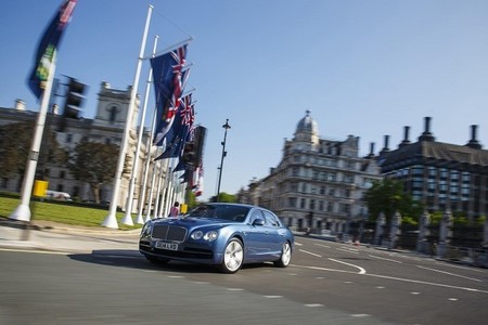 Bentley Flying Spur V8