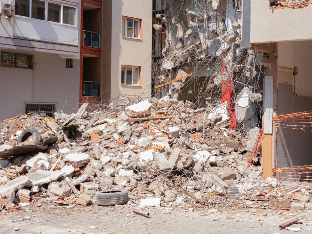 Uno de los materiales más abundantes del planeta podría hacer más baratos los edificios resistentes a terremotos 