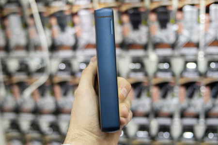 Este smartphone tiene una batería seis veces más grande que el iPhone XR