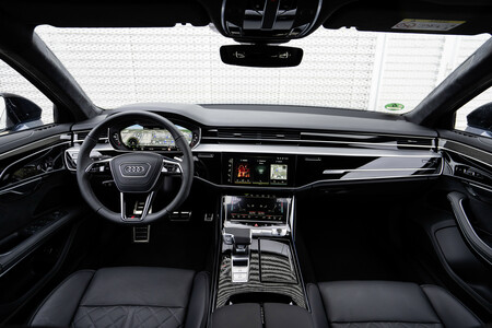 Audi A8 1