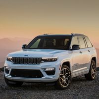 El Jeep Grand Cherokee 4xe 2023 ya tiene precios en México: mucho lujo y espacio con consumos de compacto