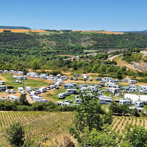 Ante las caravanas, bloques de hormigón. Este pueblo de Francia ha decidido tomar una solución drástica tras la invasión de más de 100 vehículos