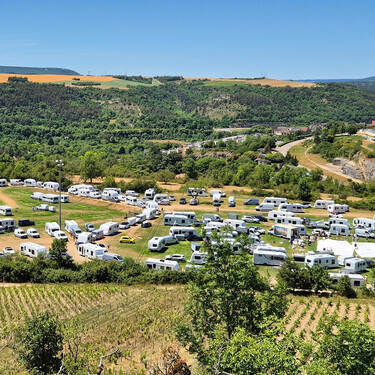 Este pueblo ha instalado bloques de hormigón para impedir el acceso a los viajeros y a las caravanas: "Había suciedad por todas partes" 