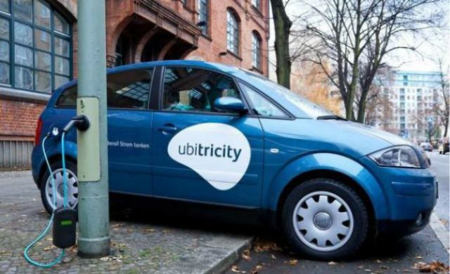 ¿Y si convertimos las farolas en postes de recarga para coches eléctricos?