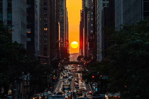 Manhattanhenge 2025