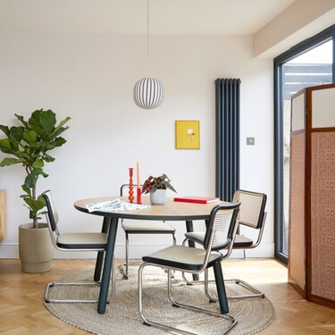 Leroy Merlin tiene unas lámparas con estantes ideales para tener un salón más bonito, más moderno y más ordenado