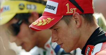 Si Stoner llevara Michelin...¿sería líder?