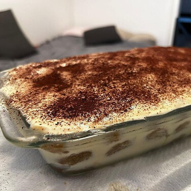 Cómo preparar una carlota de tiramisú con solo 5 ingredientes: una receta cremosa y sin horno