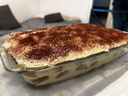 Cómo preparar una carlota de tiramisú con solo 5 ingredientes: una receta cremosa y sin horno