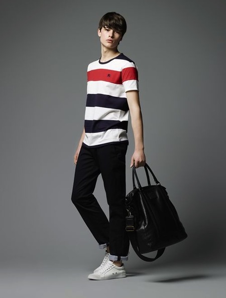 Burberry Black Label apuesta por un estilo fresco y muy veraniego ¿A ti te convence?