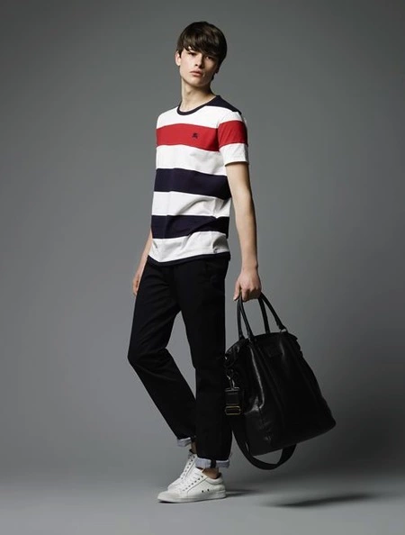 Burberry Black Label apuesta por un estilo fresco y muy veraniego ¿A ti te convence?
