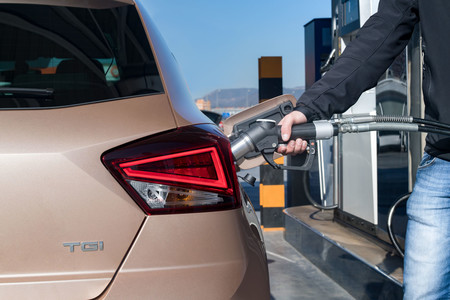 Seat Ibiza TGI llenado depósito