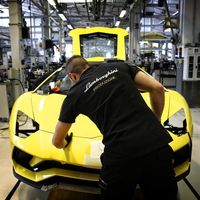 El coronavirus se cobra dos nuevas víctimas: Ferrari y Lamborghini cierran sus fábricas en Italia