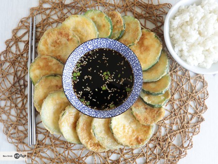 Hobak Jeon: calabacín rebozado al estilo coreano, receta ligera, crujiente y muy sencilla