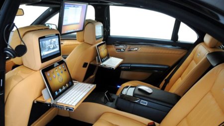 Mercedes iBusiness, un palacio sobre ruedas para los maqueros