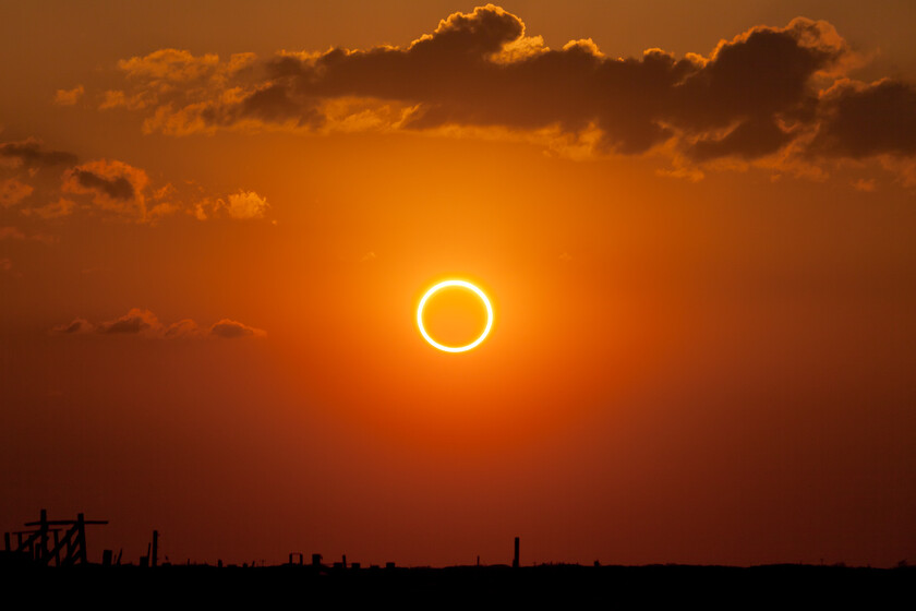 España vivirá tres eclipses solares seguidos: es tan inusual que el Gobierno ha creado una comisión para posibles crisis