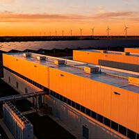 Alguien ha tenido una idea simple para que los centros de datos no colapsen España: "desenchufarlos" 18 días al año