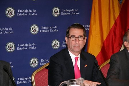 El embajador de EE.UU. quiere más eficacia en la aplicación de la Ley Sinde