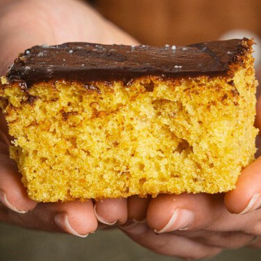 Pan de elote esponjoso para 8 personas. No necesitas licuadora ni horno