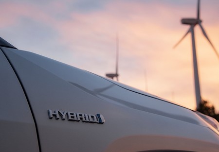 Toyota compartirá sus conocimientos en el desarrollo de híbridos y eléctricos con otros fabricantes