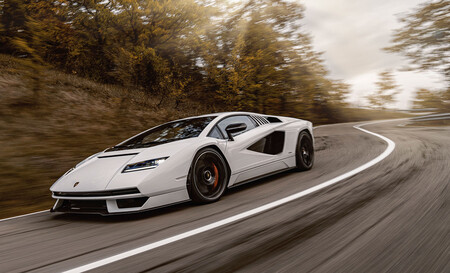Lamborghini Countach LPI 800-4 2021