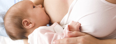 Una madre salva la vida de su bebé de ocho días que se asfixiaba