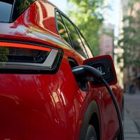 “Libera a los conductores de la necesidad constante de cargar”. Esta nueva batería de la china CATL permitirá a los coches híbridos enchufables tener más autonomía que algunos coches eléctricos