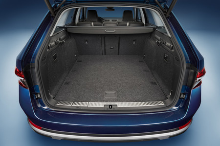 Skoda Superb Scout 2019