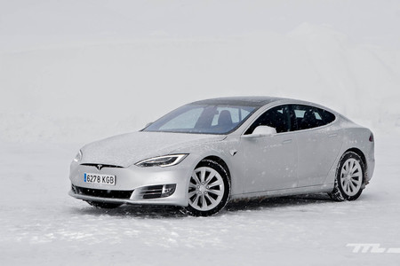 Contacto Tesla Model S