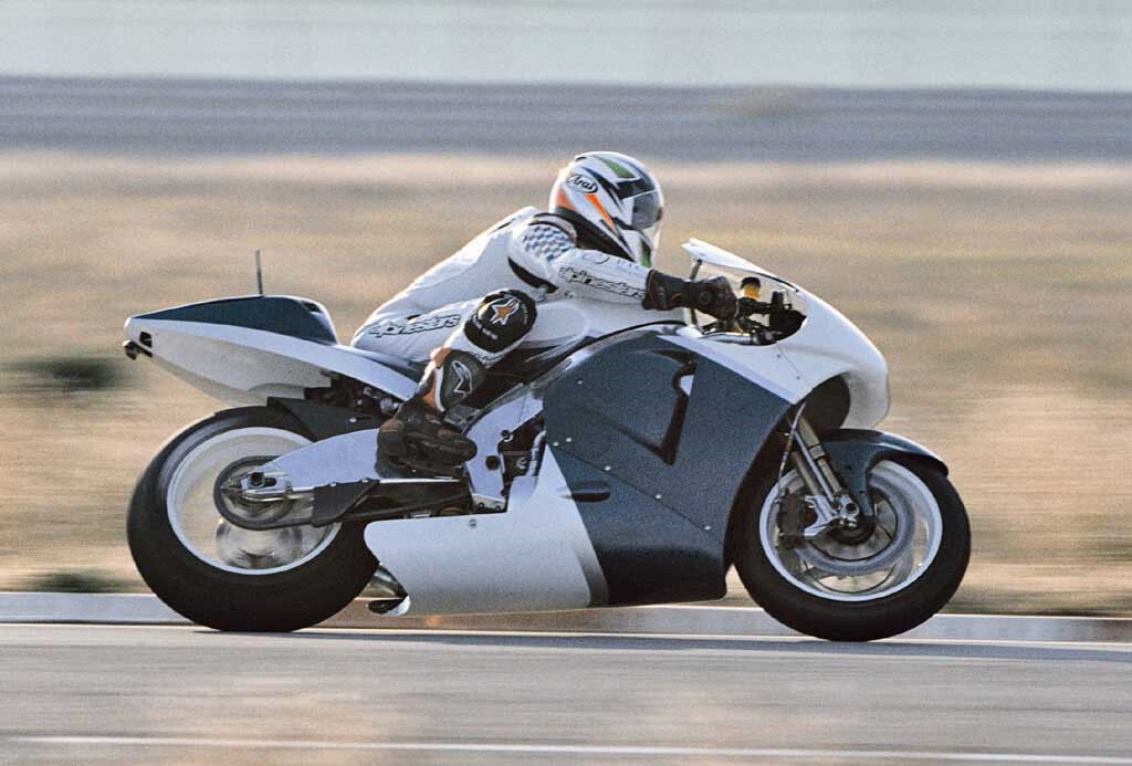 Forghieri avait été grand en Formule 1, alors il s'y est tourné pour faire sa BMW MotoGP