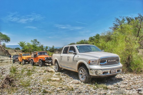RAM Limited 2016, la pusimos a prueba con todo y un grupo de Jeeps
