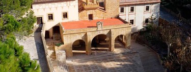Medieval y entre olivos milenarios, el majestuoso pueblo de Castellón en el Bajo Maestrazgo que merece una escapada en otoño 