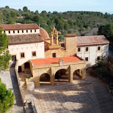 Medieval y entre olivos milenarios, el majestuoso pueblo de Castellón en el Bajo Maestrazgo que merece una escapada en otoño 